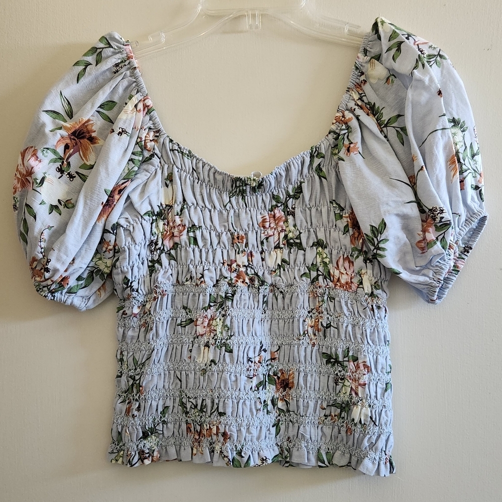 Astr The Label Salma Blue Floral Print Puff Sleeve Ruched Button Front Top - Picture 3 of 5